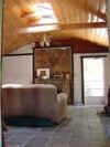 old_livingroom2.jpg (29575 bytes)